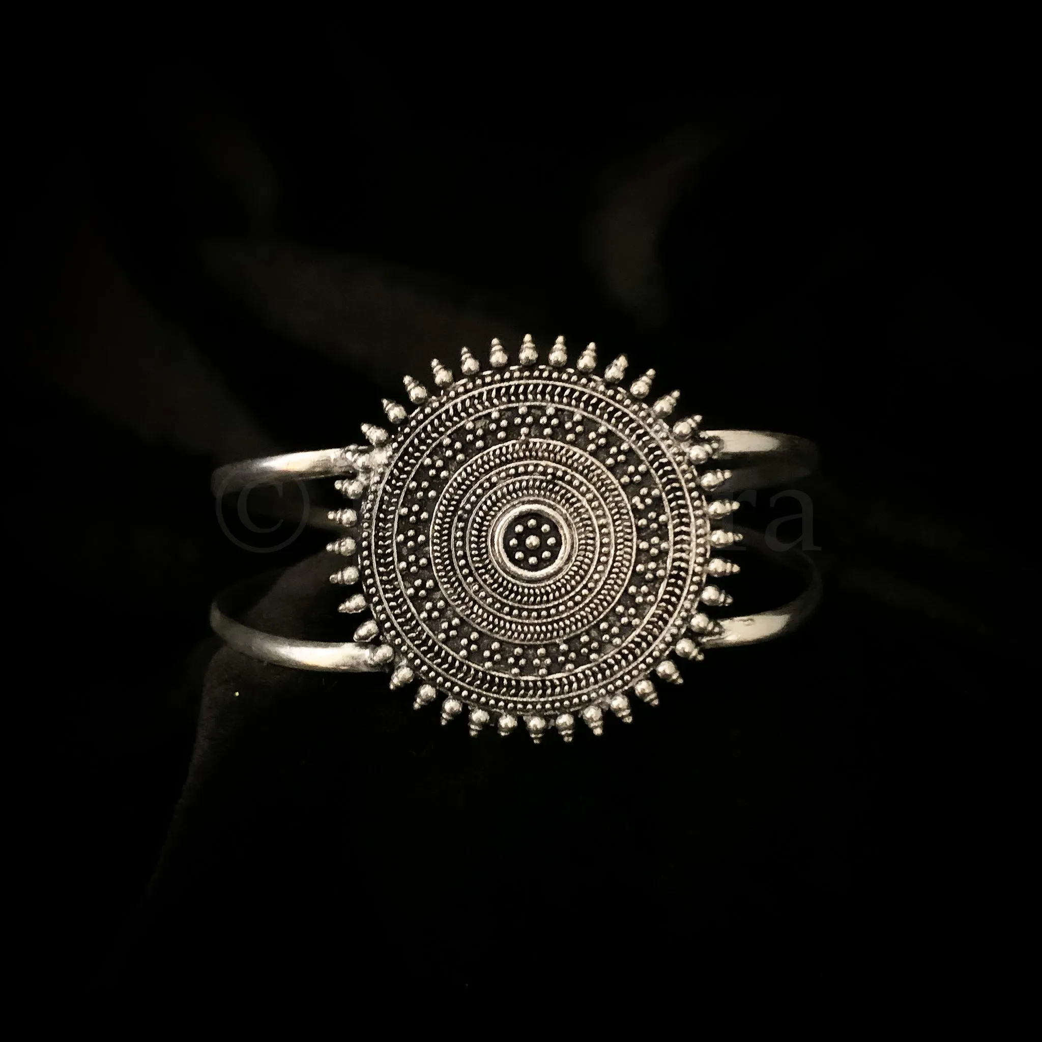 Chic Big Single Oxidized Silver Kada Bangle
