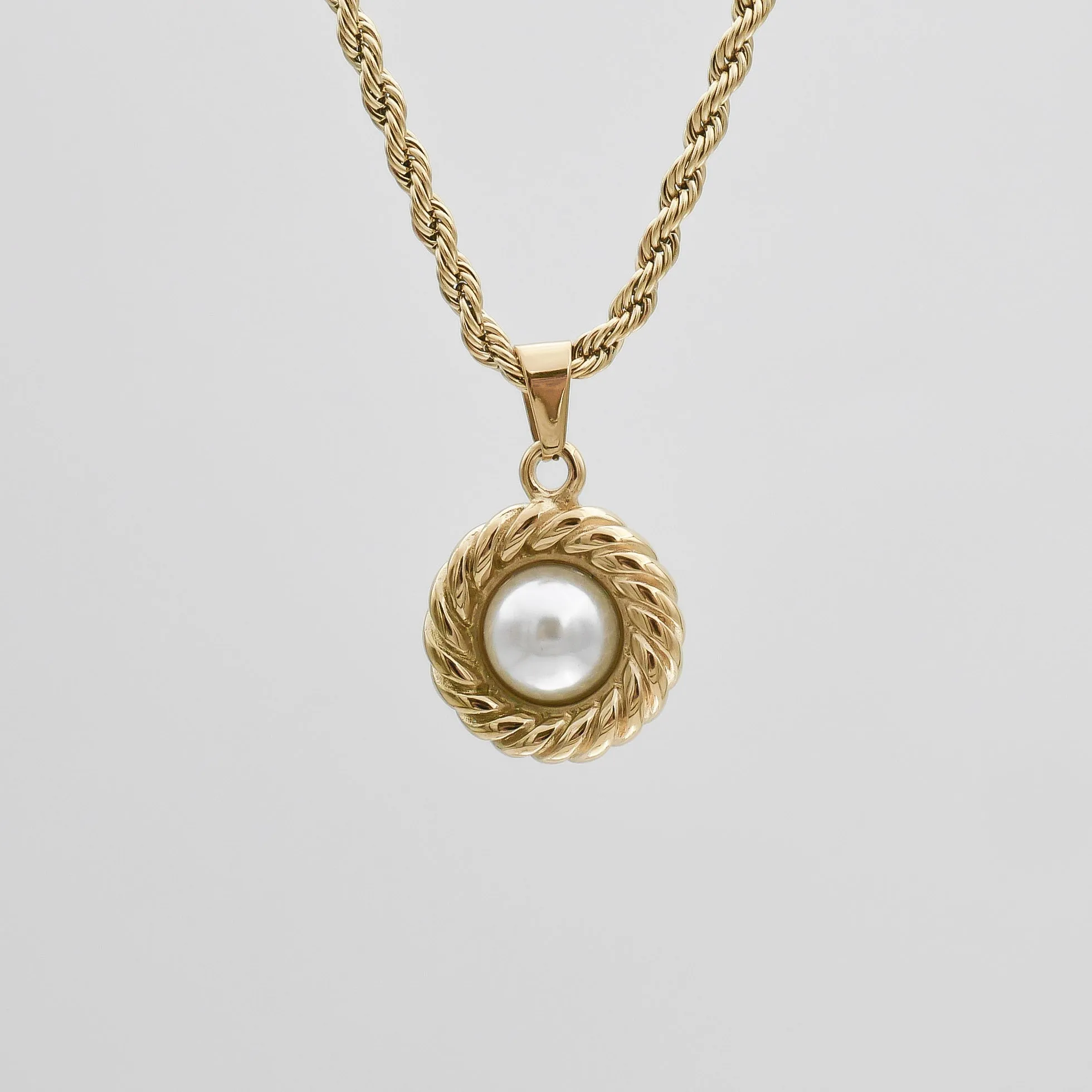 Esme Pearl Round Necklace