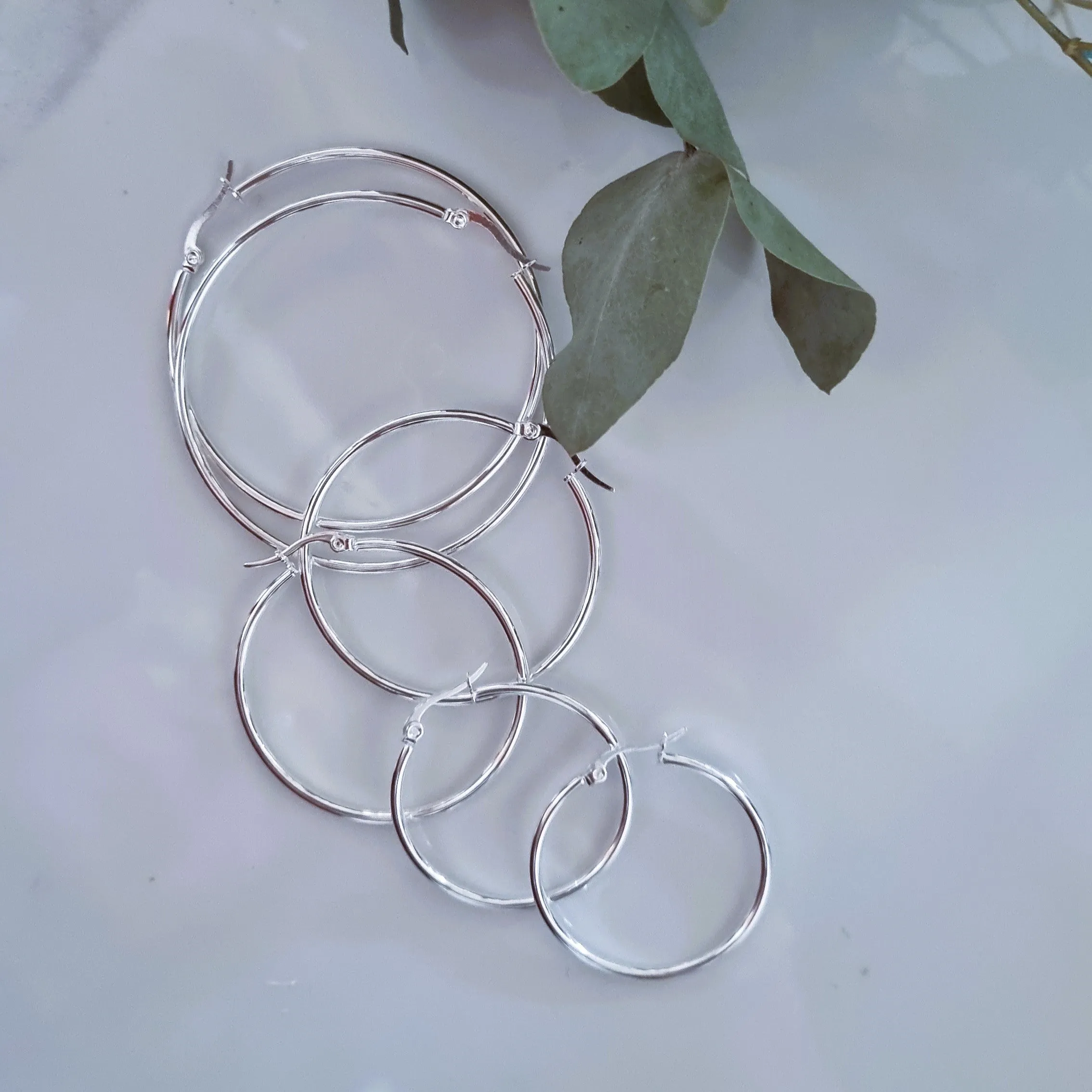 Hoops 2mm (silver plated/ 3 sizes)