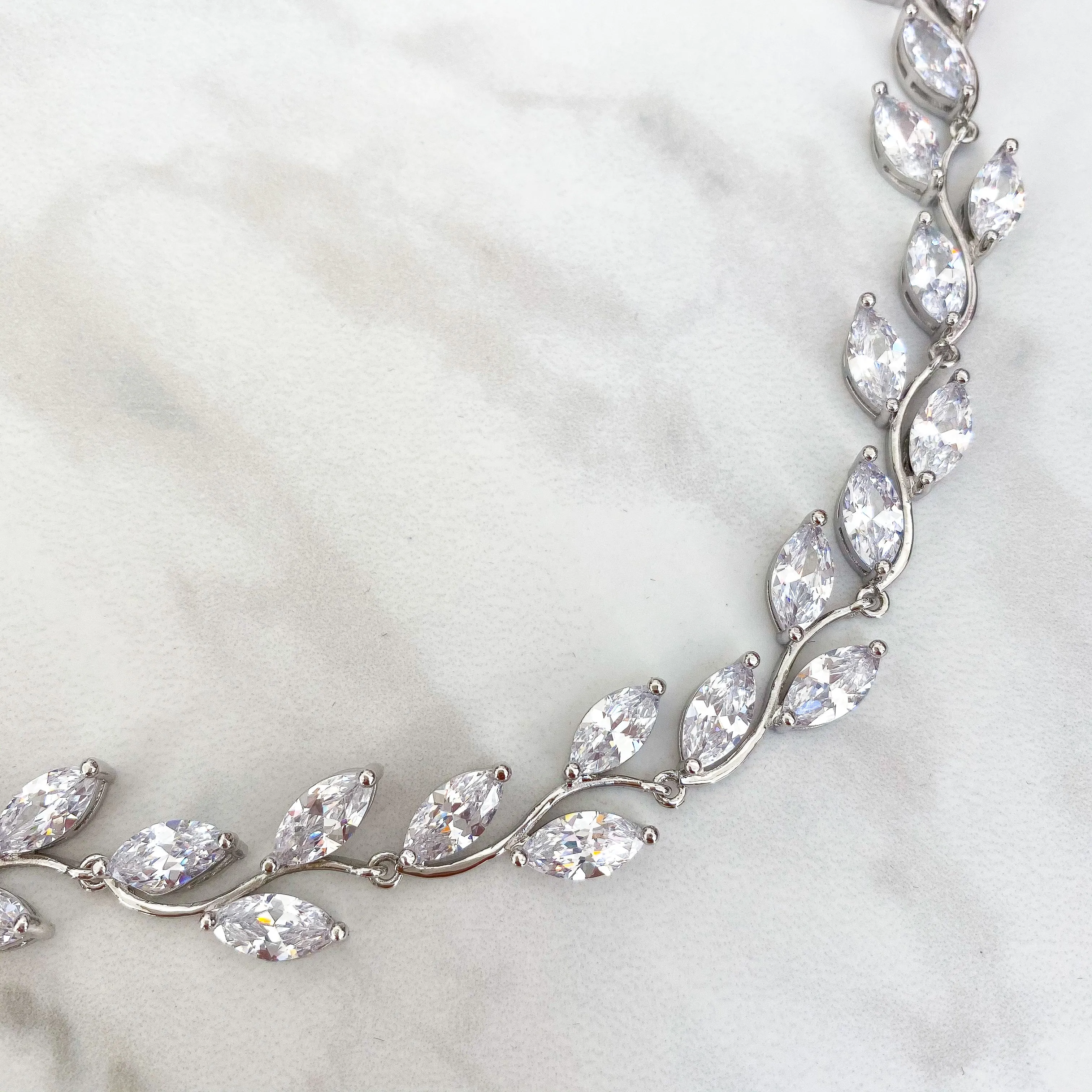 LAYLA Crystal Necklace Set (Silver/Gold)