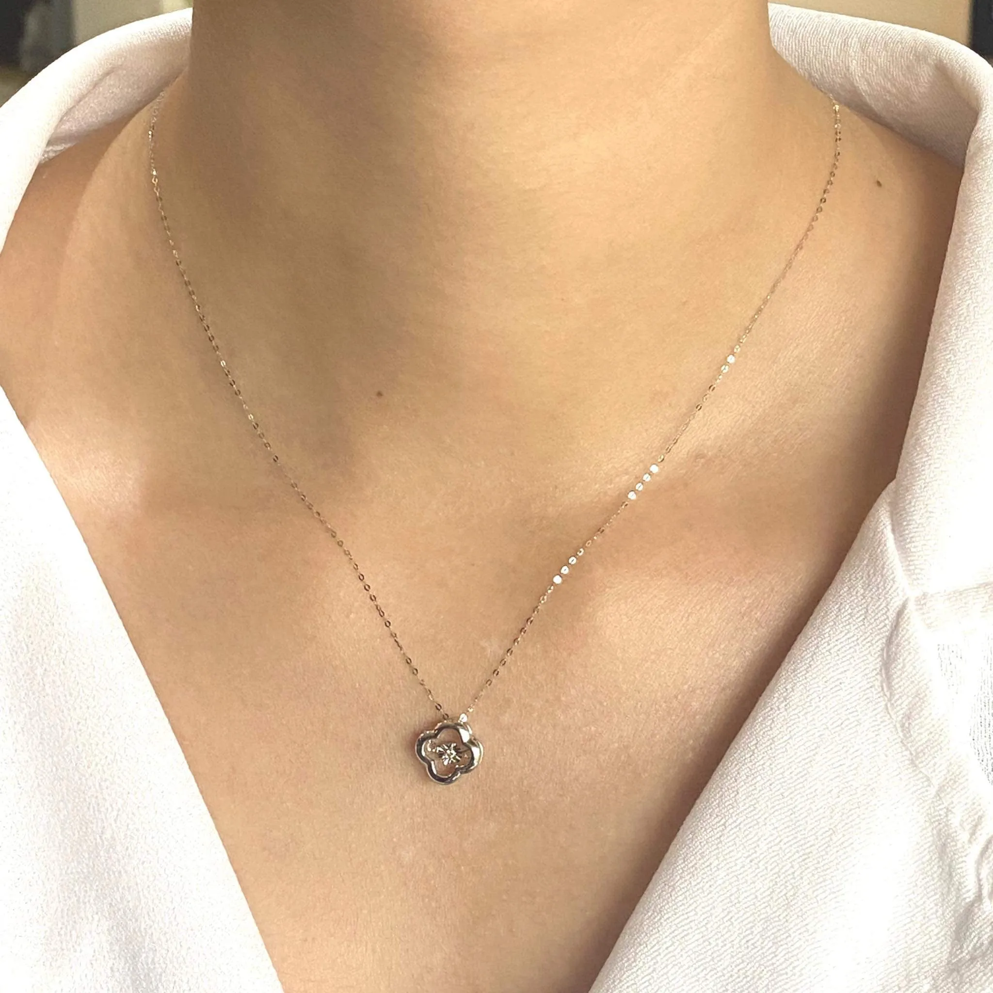 #LoveLVNA | Classic Golden Dancing Diamond Necklace 18kt 18”