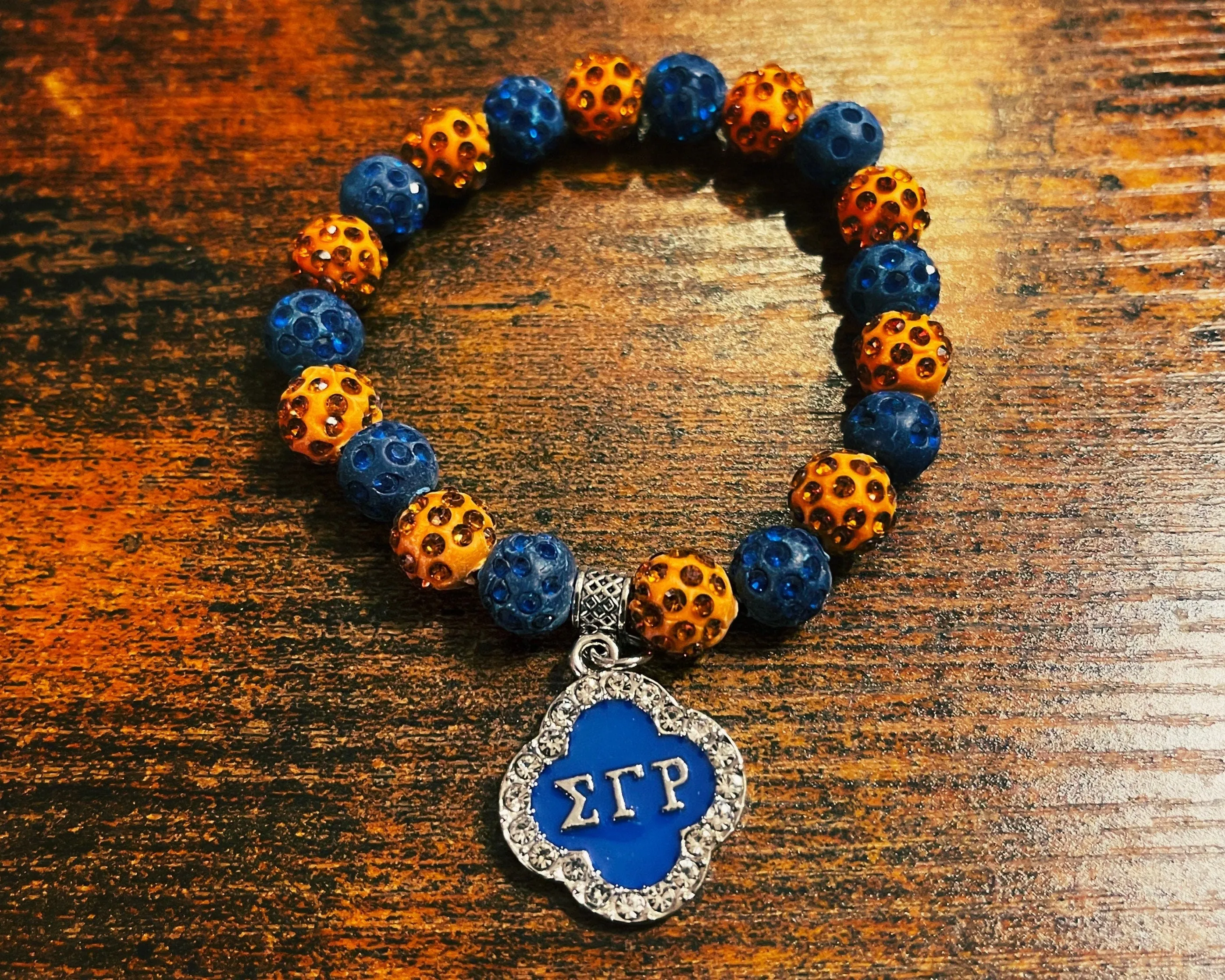 Sigma Gamma Rho Charm retro beaded bracelet | 10 - 12 mm adjustable